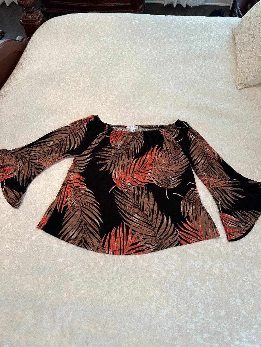 Lascana Woman's off the shoulder Leaf Print Top